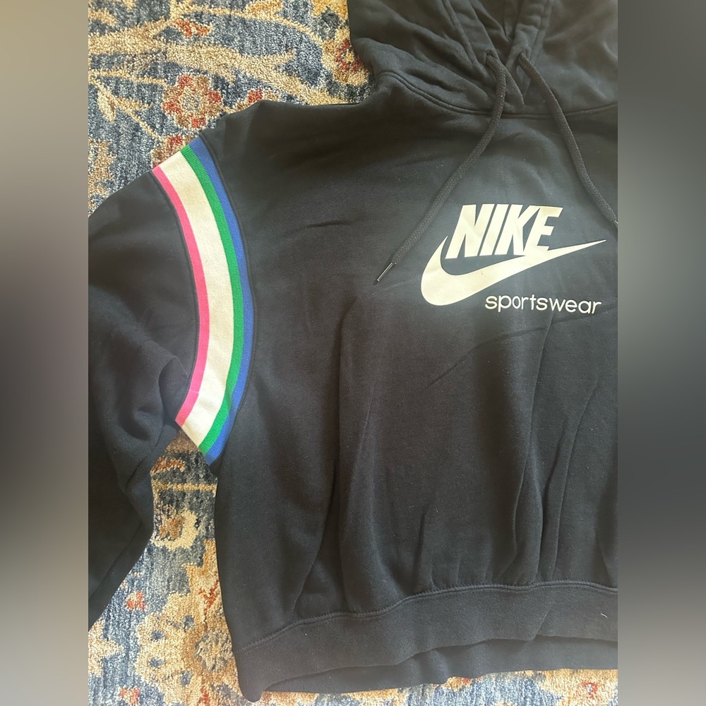 NWOT Nike heritage hoodie women’s black with colorful shoulder trim size large - Picture 4 of 6